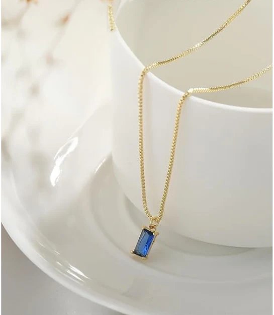 Gold Chain Rectangular Pendant Necklace