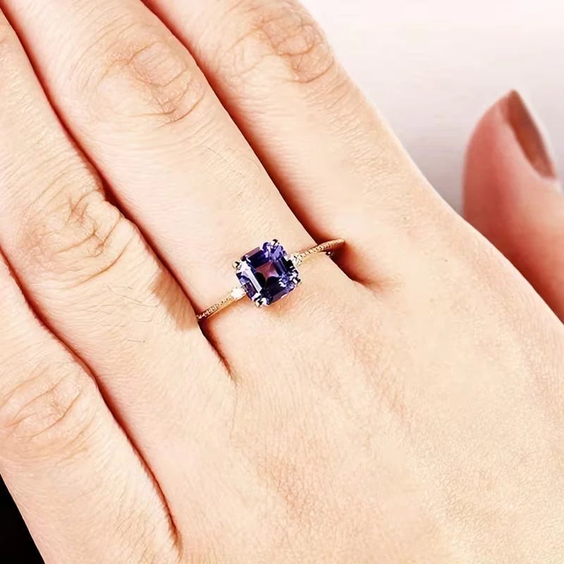 18K Gold Prong-Set Amethyst Ring