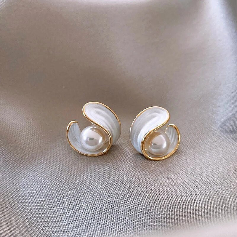 Swirl Design Pearl Stud Earrings
